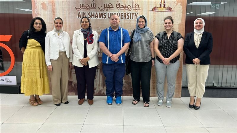 جامعة عين شمس، فيتو