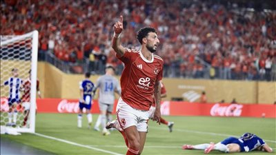 أرقام وإنجازات وسام أبو علي مع الأهلي بعد اقترابه من الرحيل