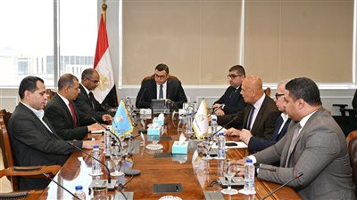 وزير الإسكان يتابع موقف منظومة الصرف الصحي بمدن شرق القاهرة 