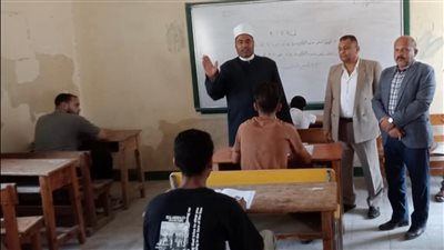 رئيس منطقة الإسماعيلية الأزهرية يتابع سير امتحانات الثانوية (صور) 