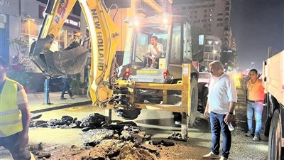 انتهاء إصلاح كسر ماسورة مياه بشارع جامعة الدول مع سليمان أباظة بالجيزة