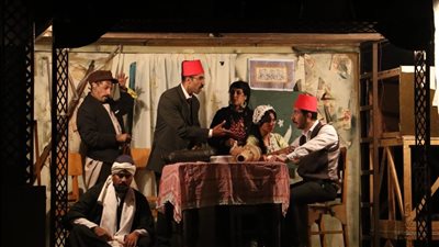 عرض مسرحية اليد السوداء على السامر (صور)
