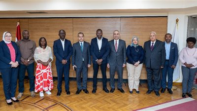  وفد أنجولي يزور البنك الزراعي المصري لتبادل الخبرات 