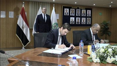 البترول توقع اتفاقية مسح سيزمي بمناطق جنوب الصحراء الغربية