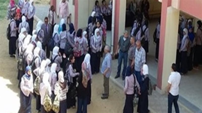 طالبات مدرسة بأسوان،