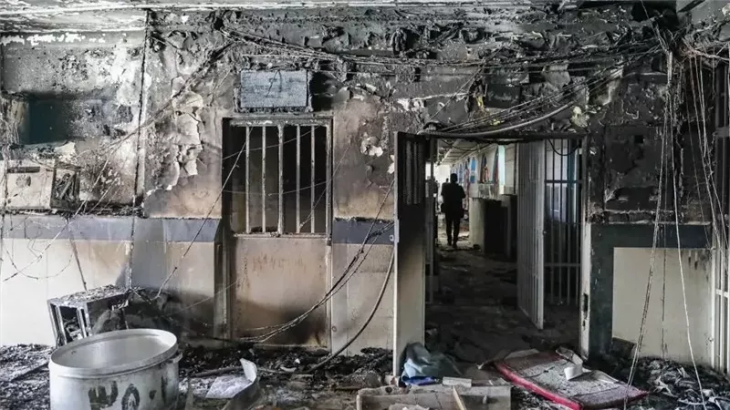  سجن إيفين، فيتو