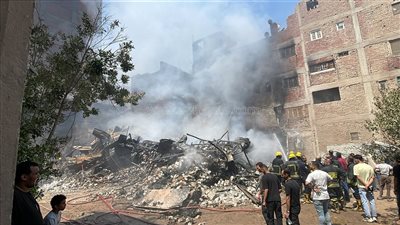 شاهد عيان يكشف ملابسات اندلاع حريق داخل مصنع مستحضرات تجميل بالقطامية