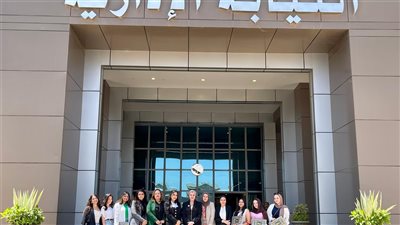 النيابة الإدارية تكرم طالبات جامعة عين شمس لتنفيذ مشروع عن الحضارة المصرية 
