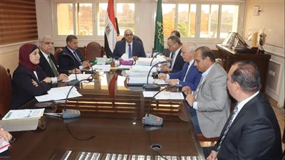 محافظ القليوبية يترأس اجتماع لجنة اختيار القيادات بعدد من المديريات الخدمية