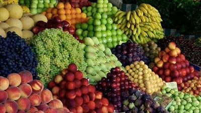 سعر الفاكهة اليوم، قفزة غير متوقعة في العنب والكمثرى وانخفاض الشمام
