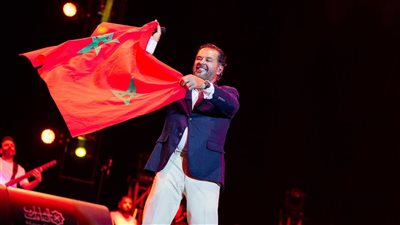 في ليلة استثنائية، راغب علامة يشعل منصة النهضة بمهرجان موازين وسط 150 ألف متفرج (صور)