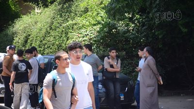  بدء توافد طلاب الثانوية العامة لأداء امتحاني الفيزياء والتاريخ (فيديو وصور)