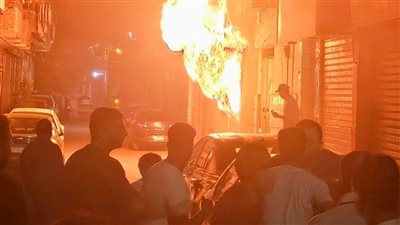 حريق هائل يلتهم محل أدوات صحية أسفل برج سكني في طنطا (صور)