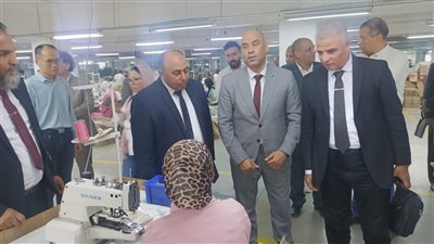 مدير العمل بالإسماعيلية يتفقد مواقع تنمية مهارات طلاب التعليم الفني