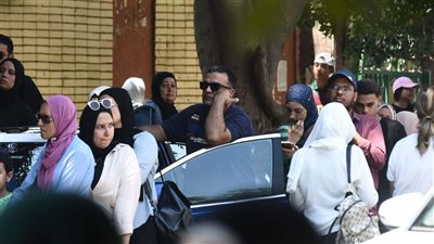إصابة طالبة بإعياء أثناء أداء امتحان الإنجليزي للشهادة الثانوية في المنيا