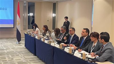 وزير الاستثمار يشارك في فعاليات المائدة المستديرة لقطاع السيارات