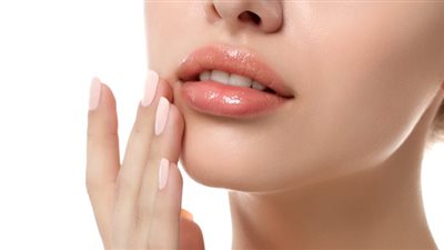 10 نصائح للعناية بالشفاه خلال فصل الصيف