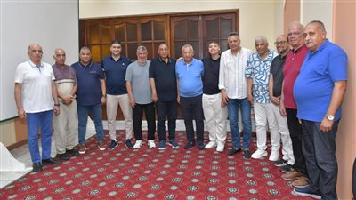 كامل أبو علي يجتمع بالمدير الفني لقطاع الناشئين في المصري 