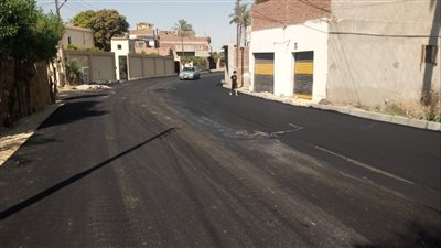 طرق الإسماعيلية تواصل تطوير ورصف طريق ترعة السويس ومصرف المحسمة (صور) 