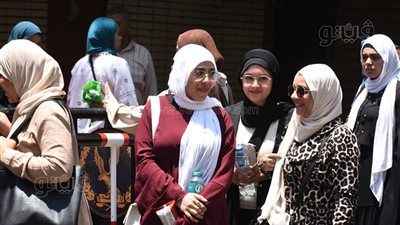 طلاب الثانوية العامة بالجيزة عن امتحان التاريخ: حلو للمذاكر والوقت غير كاف (فيديو)