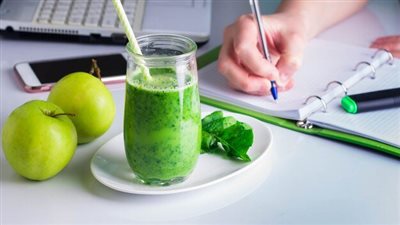 أطعمة ومشروبات لمواجهة التوتر والنسيان والقلق خلال الامتحانات