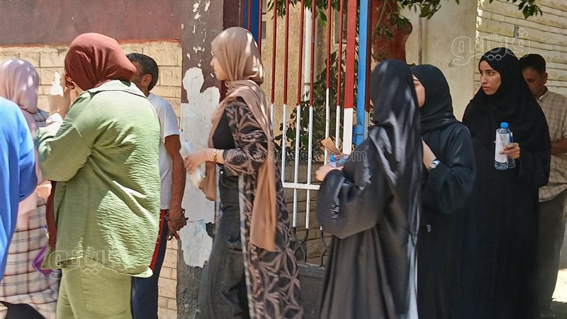 صورة عقب انتهاء امتحان