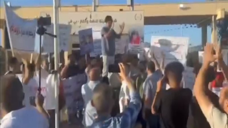 محتجون ليبيون، فيتو