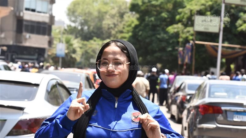 طالبة بالثانوية العامة