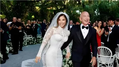 أول صورة رسمية واسم جديد، لورين سانشيز تحتفل بزواجها بجيف بيزوس (صور)