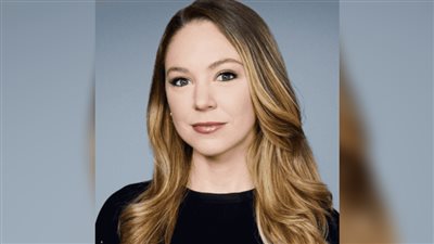 فجرت غضب ترامب وطالب بطردها، معلومات عن الصحفية الأمريكية ناتاشا برتراند