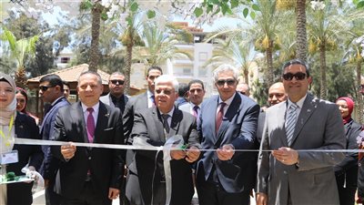 وزير التعليم العالي يفتتح عددًا من المشروعات التعليمية والصحية بجامعة دمياط