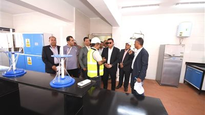 وزير الإسكان ومحافظ القليوبية يتفقدان محطة مياه نوب طحا بشبين القناطر