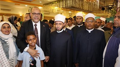 وزيرا العمل والأوقاف يفتتحان ملتقى توظيف في 