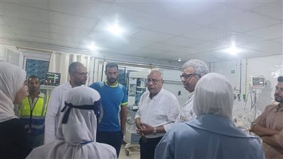 وكيل صحة قنا يطمئن علي الأطفال داخل حضانات مستشفى قنا العام