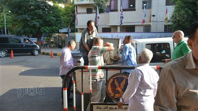 التعليم تتابع وصول أوراق أسئلة امتحان اللغة الأجنبية الأولى لطلاب الثانوية العامة 2025 إلى اللجان (فيديو وصور)