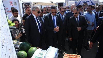 وزير التموين يفتتح سوق اليوم الواحد في العاشر من رمضان بتخفيضات تصل إلى 30%