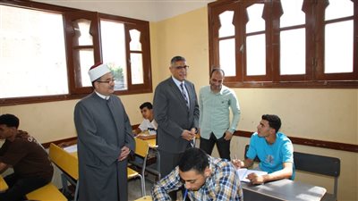محافظ الجيزة يتابع امتحانات الثانوية الأزهرية بمعهد كرداسة 