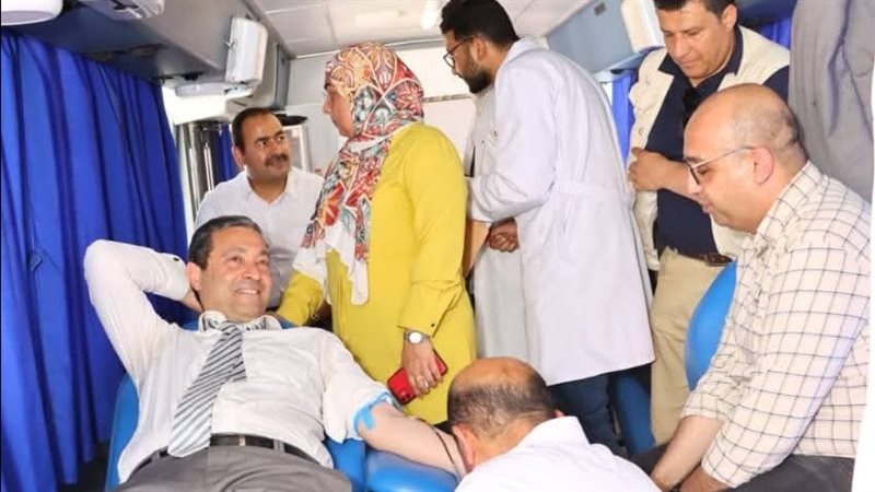 محافظ دمياط يشارك