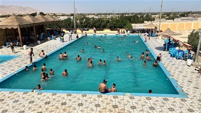 محافظ قنا يتابع تطوير حمام السباحة بالاستاد الرياضي ويطمئن على انتظام امتحانات الثانوية العامة