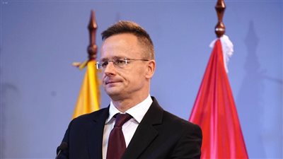 وزير خارجية المجر: يجب رفع العقوبات عن روسيا لبناء محطة الطاقة النووية 