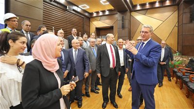 وزير البترول يتفقد مشروع 