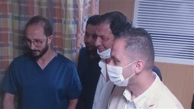 نائب وزير الصحة يتفقد مستشفى العلمين ويشيد بانتظام الفرق الطبية