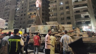 أول صور لسقوط ونش على سيارة ملاكي بالأوتوستراد