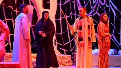 8 صور ترصد عرض 