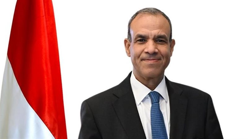 الدكتور بدر عبد العاطى