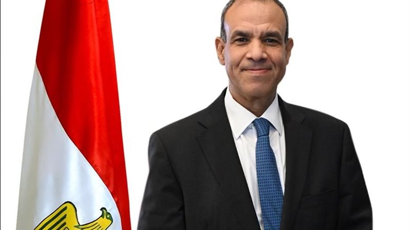 الدكتور بدر عبد العاطى