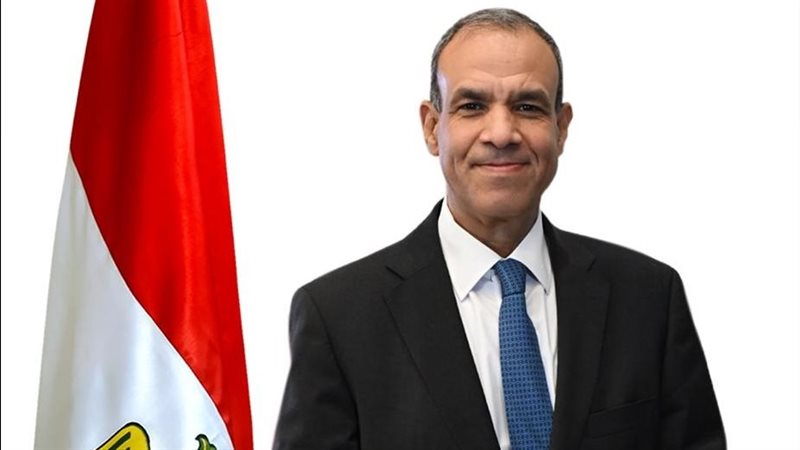 الدكتور بدر عبد العاطى