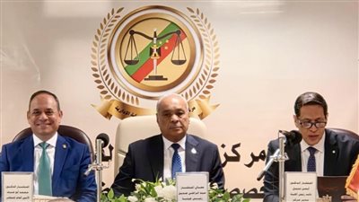 بالأسماء، رئيس النيابة الإدارية يكرم مستشارى مركز التدريب القضائي وأعضاء الجهاز الإداري 