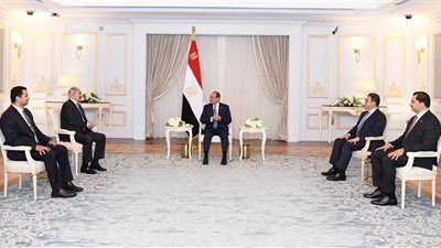 السيسي يستقبل حفتر.. الرئيس يشدد على أن استقرار ليبيا يُعد جزءا لا يتجزأ من الأمن القومي المصري.. والعمل على إخراج جميع القوات الأجنبية والمرتزقة من الأراضي الليبية