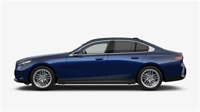 طرح سيارات BMW 520i Luxury الجديدة في السوق المصرية